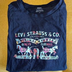 Levi’s t shirt